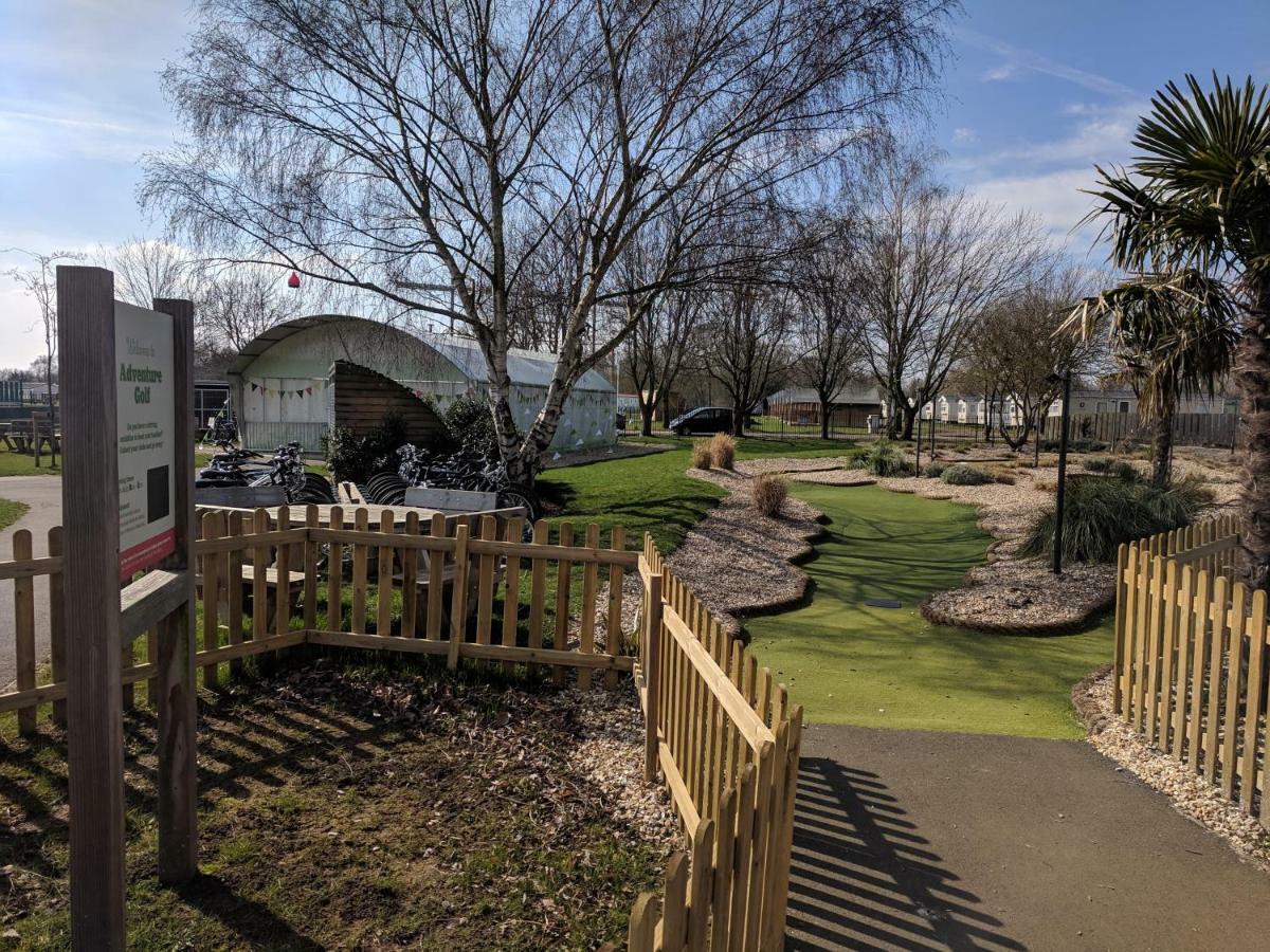 Готель P&D'S Pearl Caravan At Tattershall Lakes Country Park Екстер'єр фото